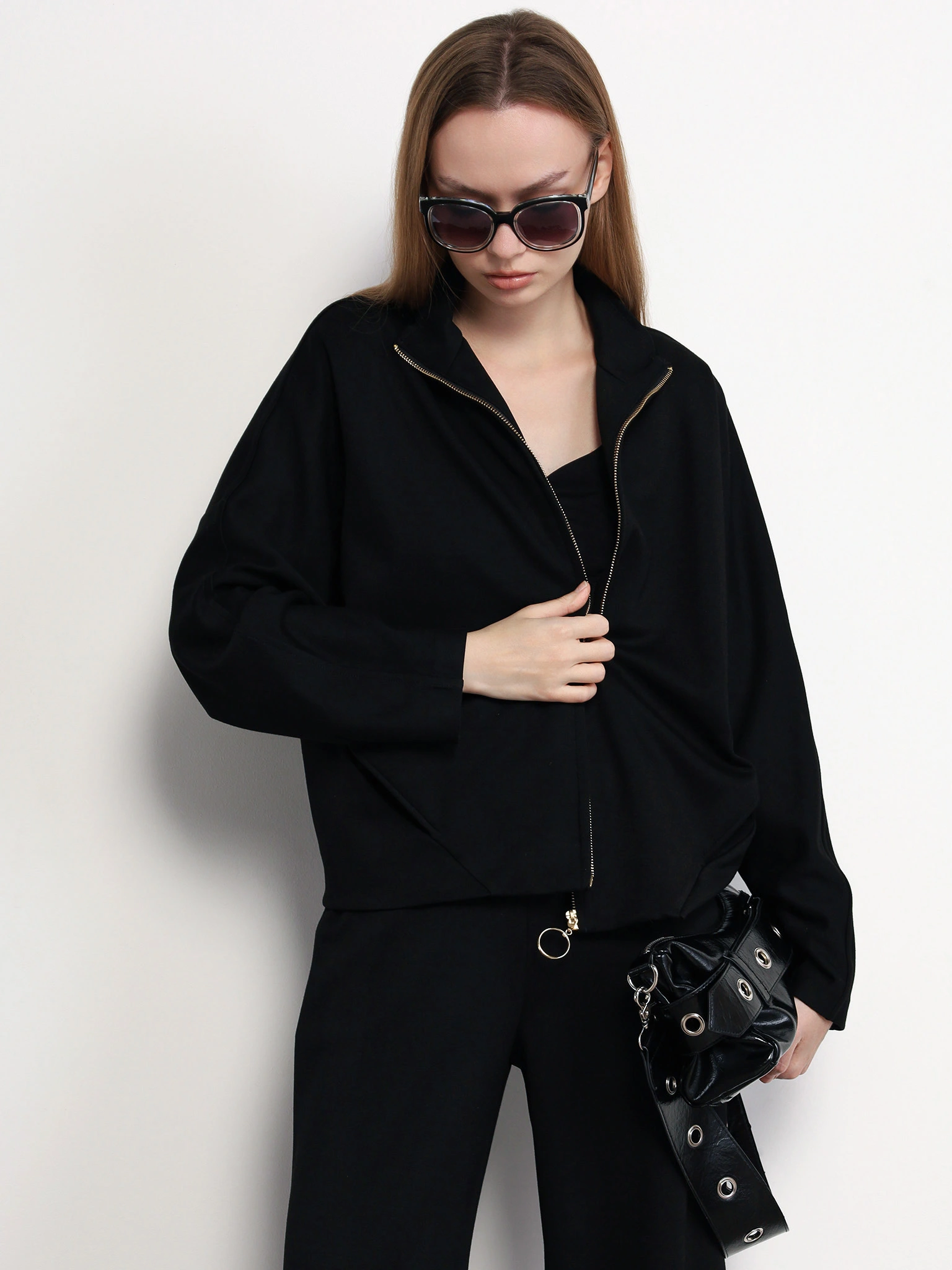 Куртка трикотажная черного цвета